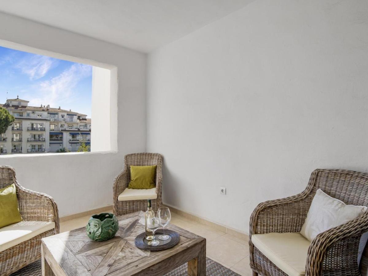 Apartamento De 2 Dormitorios En Playas Del Duque Marbella Esterno foto