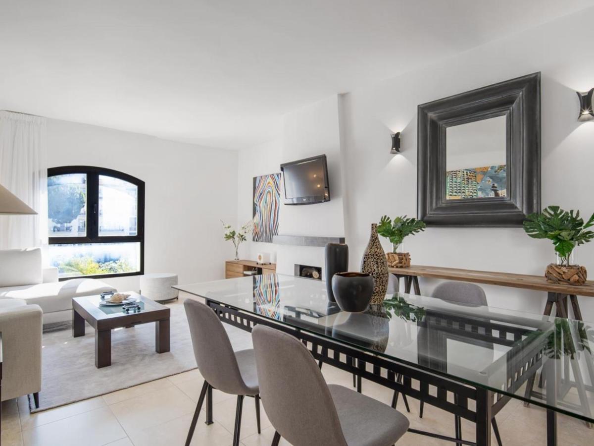 Apartamento De 2 Dormitorios En Playas Del Duque Marbella Esterno foto