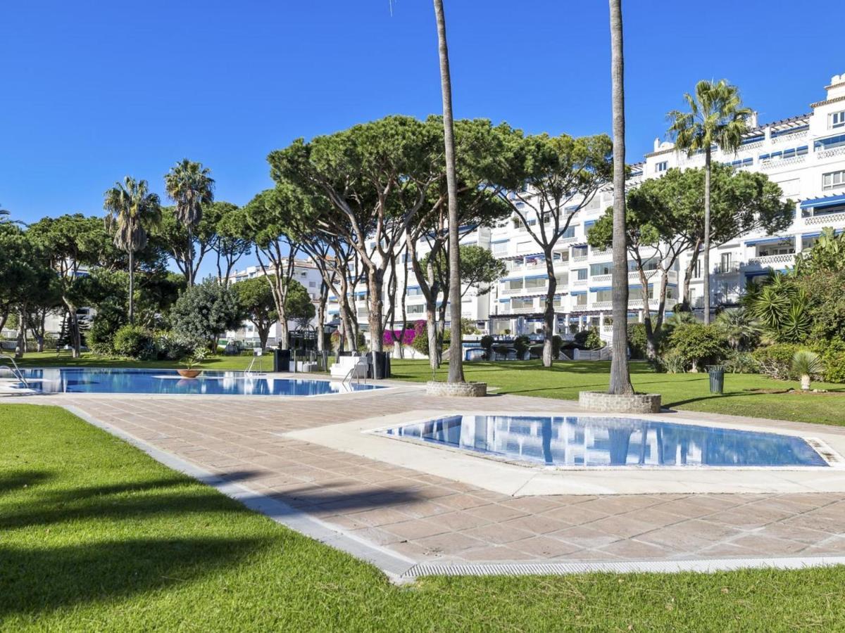 Apartamento De 2 Dormitorios En Playas Del Duque Marbella Esterno foto