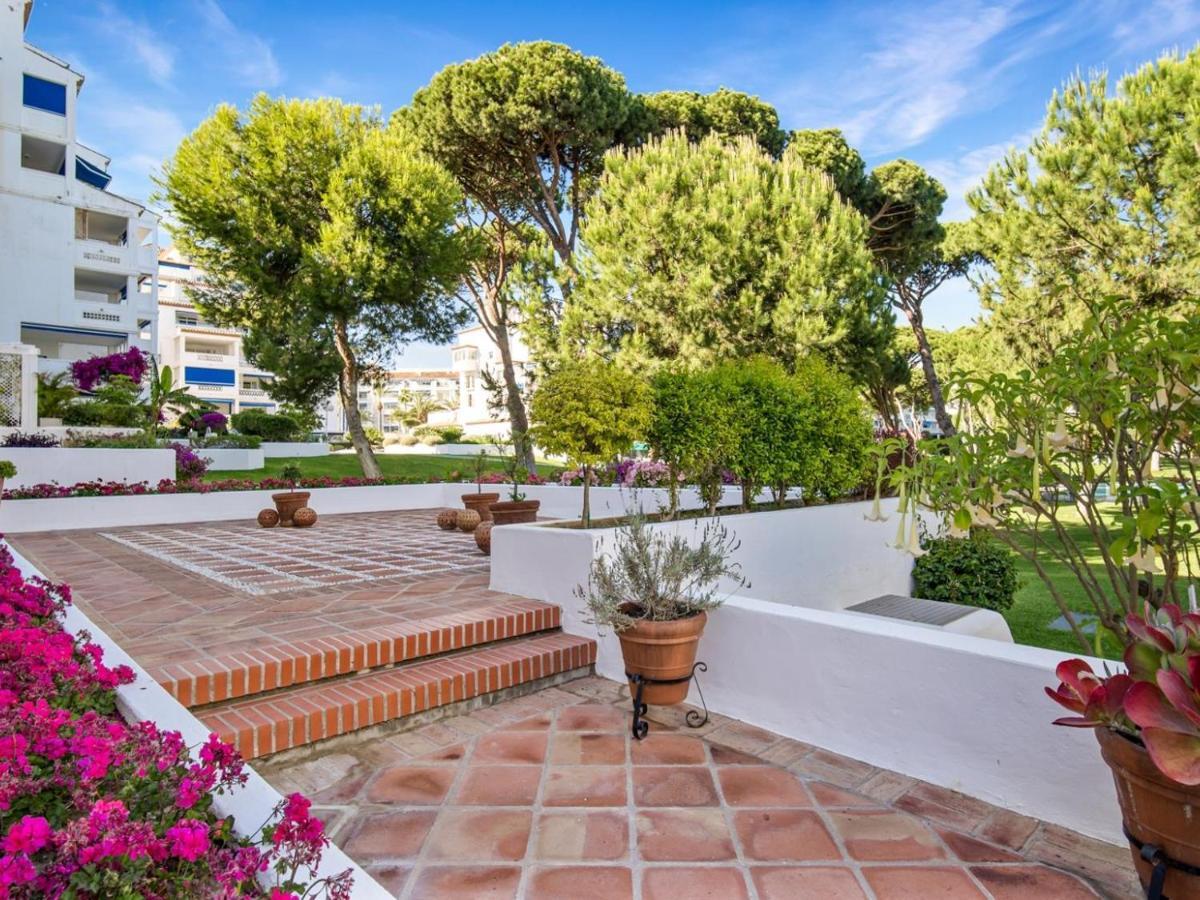 Apartamento De 2 Dormitorios En Playas Del Duque Marbella Esterno foto