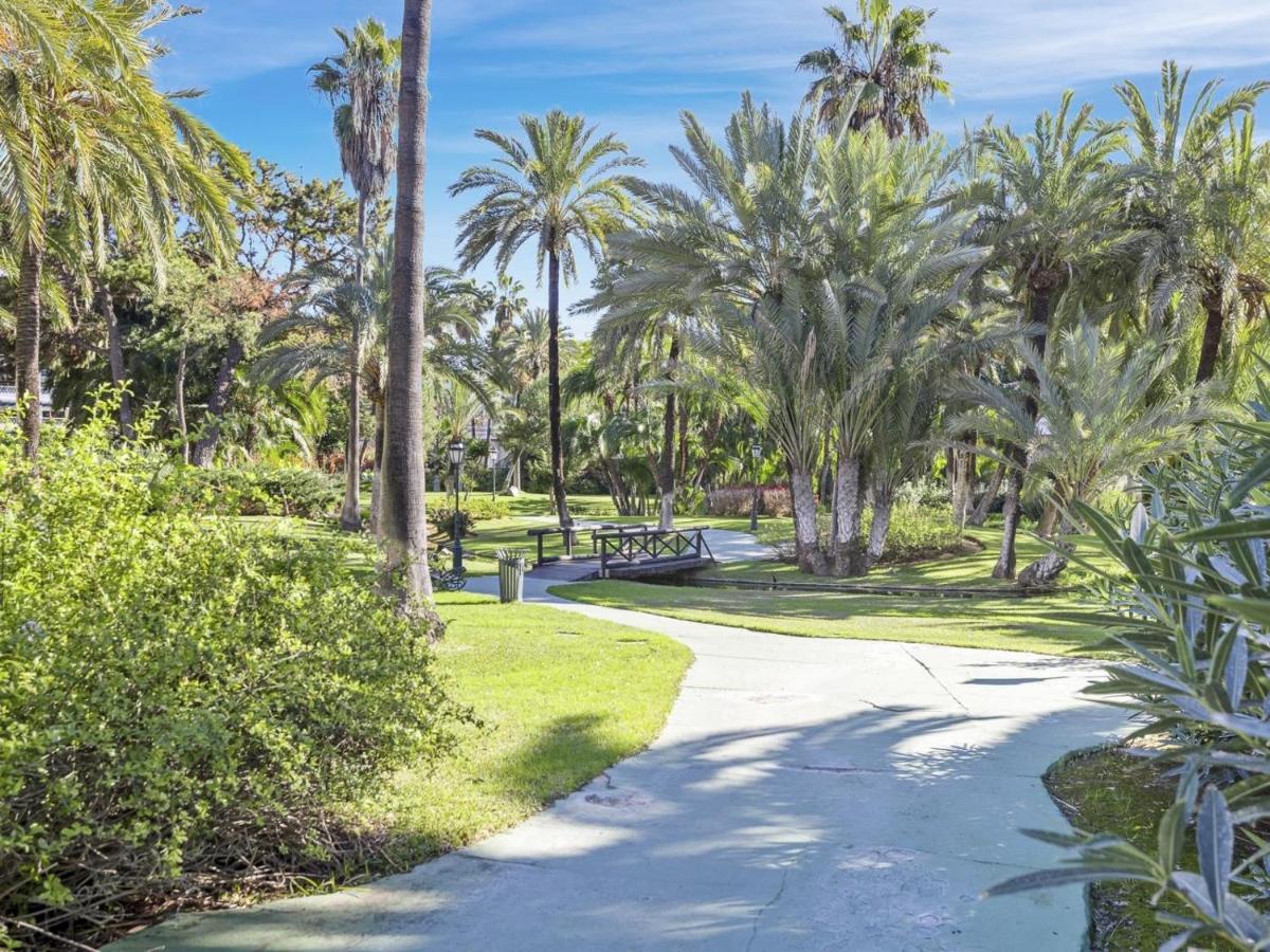 Apartamento De 2 Dormitorios En Playas Del Duque Marbella Esterno foto