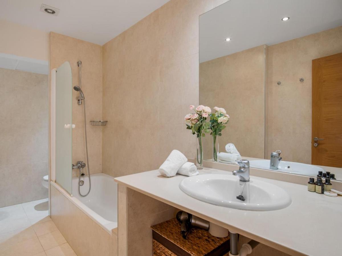 Apartamento De 2 Dormitorios En Playas Del Duque Marbella Esterno foto