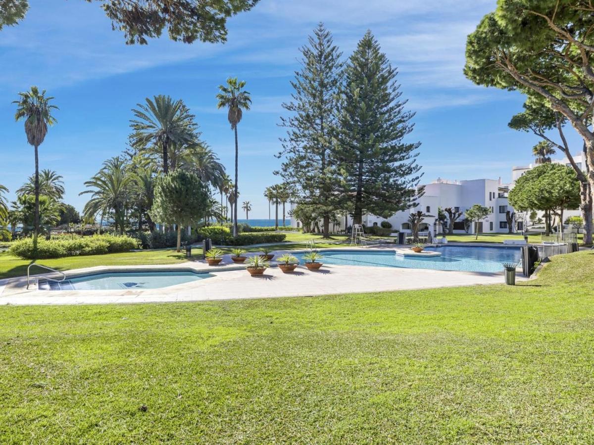 Apartamento De 2 Dormitorios En Playas Del Duque Marbella Esterno foto