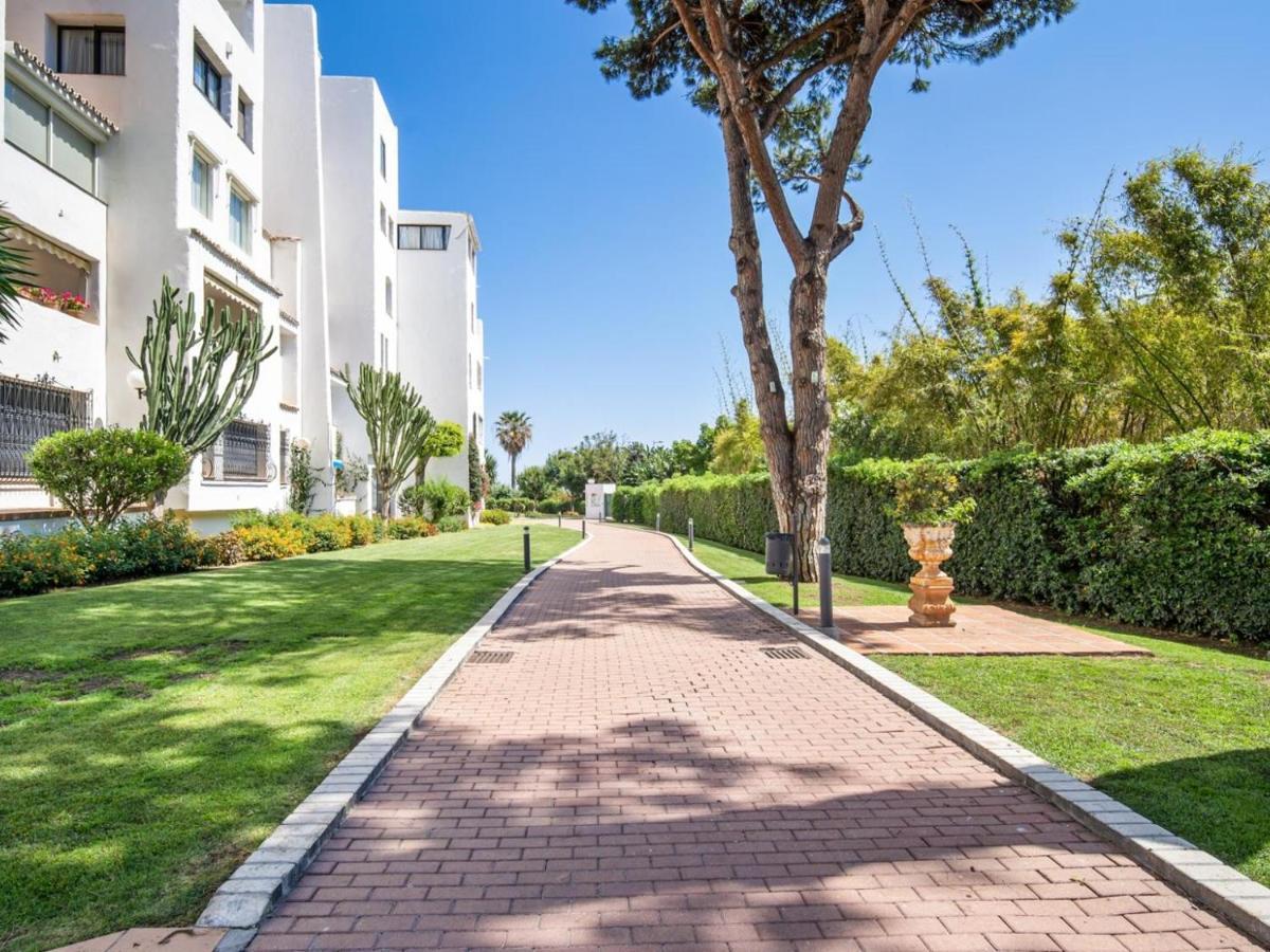 Apartamento De 2 Dormitorios En Playas Del Duque Marbella Esterno foto